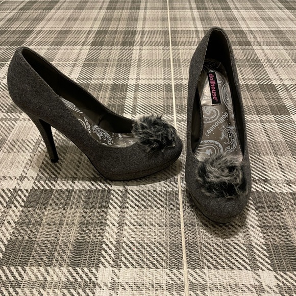 Gray Pumps with Wool-Like Texture and Faux Fur Puff on the Toe - Picture 2 of 6